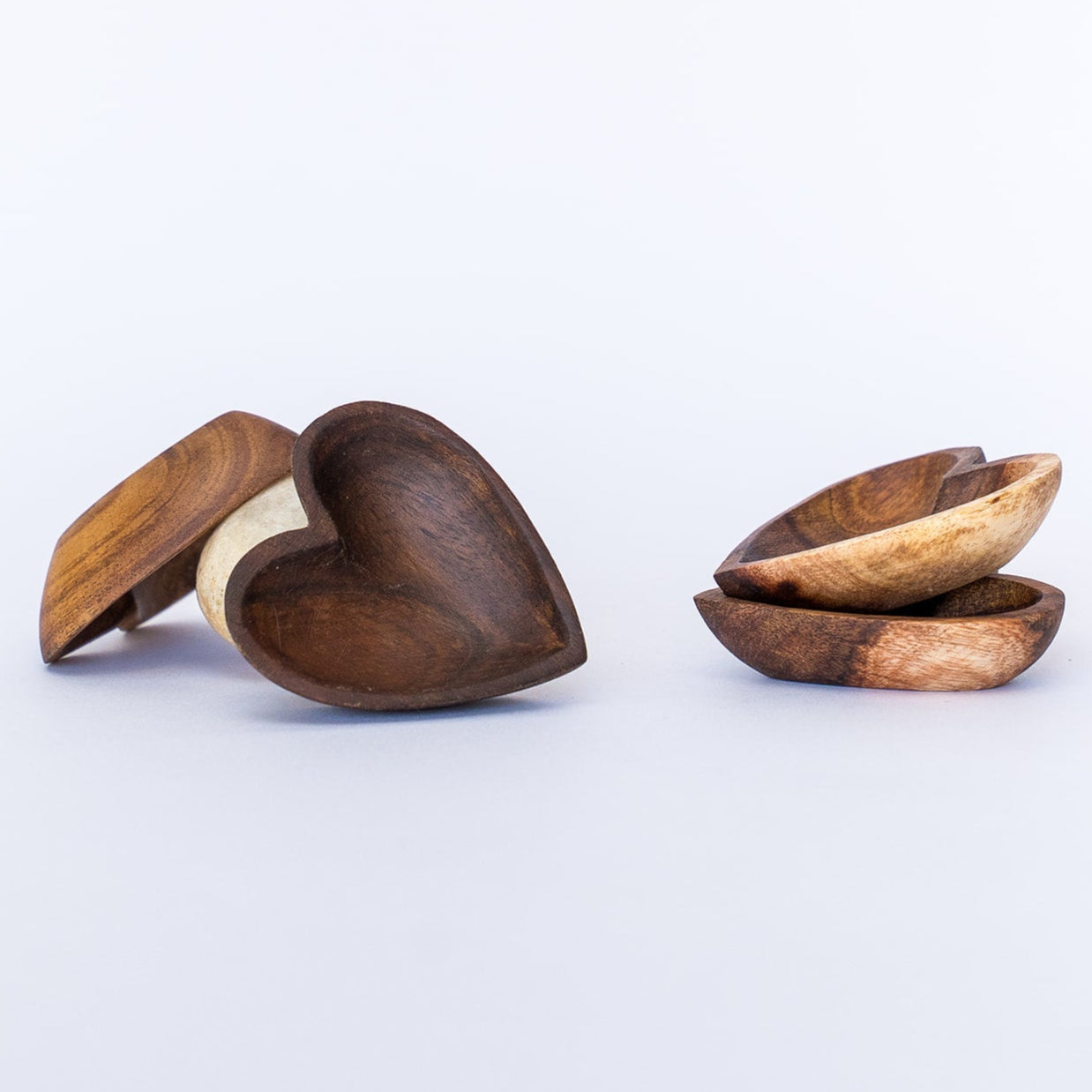 wood: mugavu, acacia, olive