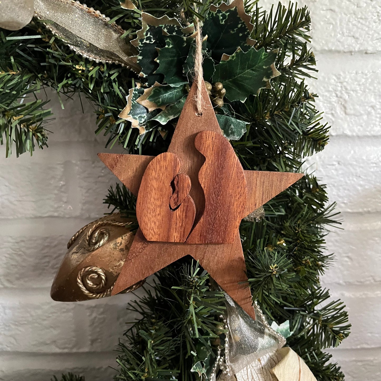 mugavu wood star nativity ornament