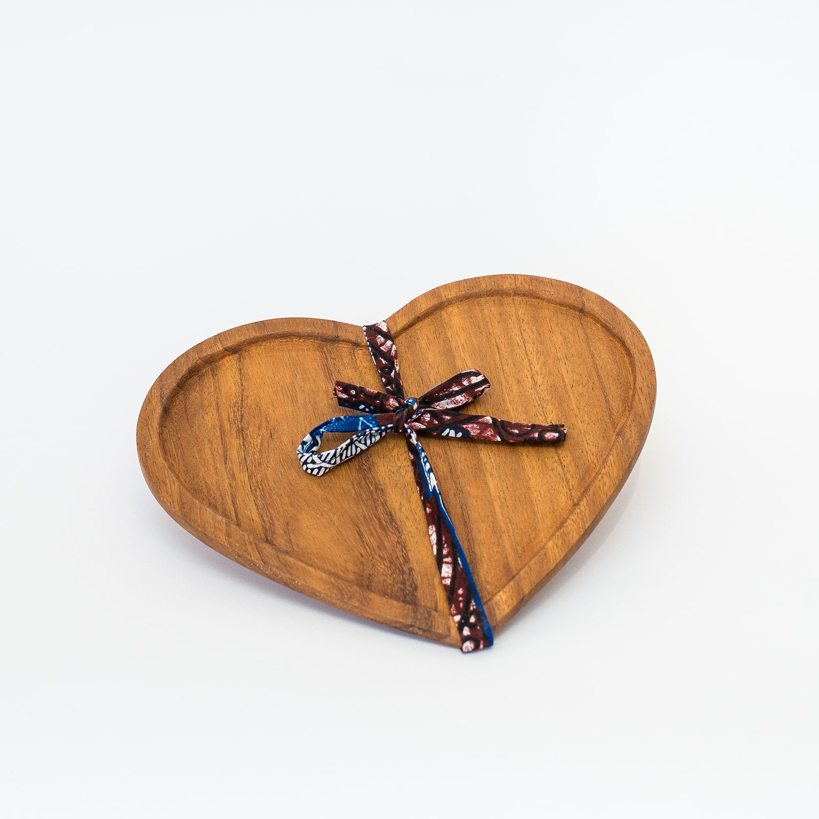 mugavu wood heart plate